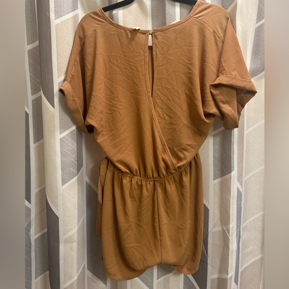 Tyche Tan/Brown Wrap Romper Women’s Size Medium - Picture 2 of 5